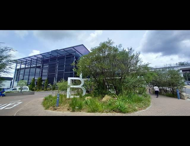350M² OFFICE TO LET IN BRYANSTON
